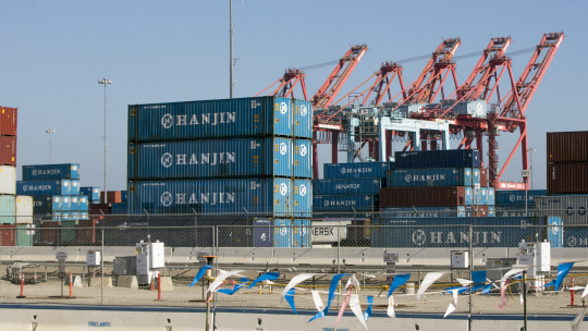 South Korea‘s Hanjin Shipping Co. containers are seen in the Port of Long Beach, Calif., on Thursday, Sep 1, 2016. The bankruptcy of the Hanjin shipping line has thrown ports and retailers around the world into confusion, with giant container ships marooned and merchants worrying whether tons of goods will reach their shelves. The South Korean giant filed for bankruptcy protection on Wednesday and stopped accepting new cargo. With its assets being frozen, ships from China to Canada found themse