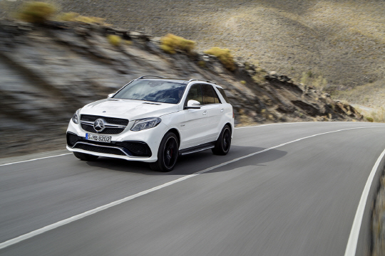 ‘더 뉴 메르세데스-AMG GLE 63 4MATIC’은 AMG 스피드시프트 플러스 7G-트로닉 변속기가 V8 가솔린 엔진과 조합을 이뤄 변속 과정이 부드러우면서도 민첩하다. /사진제공=메르세데스-벤츠 코리아