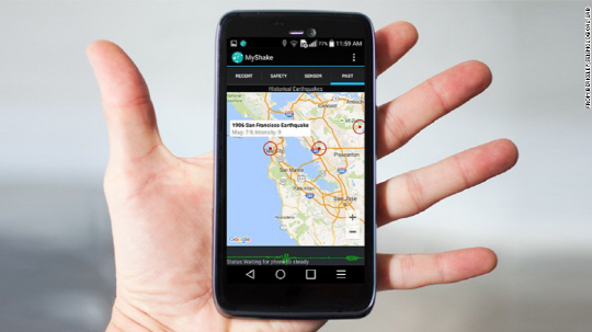 미국 버클리대 지진연구소가 선보인 ‘마이 쉐이크’. 이 앱은 진동과 파동을 체크할 수 있는 기능이 있어, 사용자들은 자신의 거주지에서 규모 5 이상 지진이 발생하면 앱을 통해 지진 상황을 실시간으로 보고할 수 있다