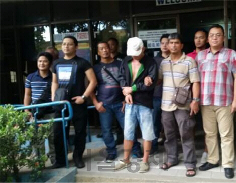 필리핀에서 검거된 장의사 부부 살해 피의자. /사진제공=경찰청