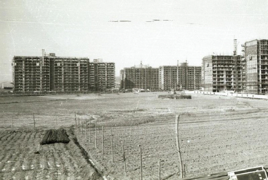 1978년 반포 우성아파트 건설현장. 이후 강남은 대단위 아파트단지로 뒤덮혔다.