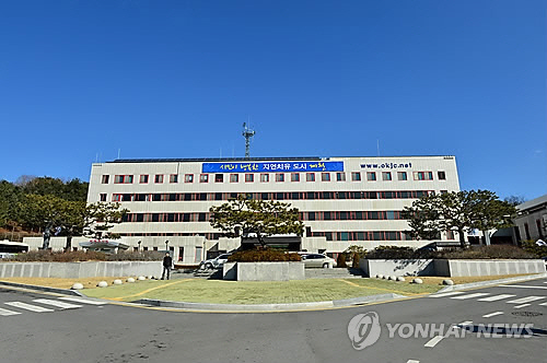 충북 제천시의 국장급 공무원이 술자리에서 조례 개정안 찬성을 강요하며 시의원을 폭행했다. /연합뉴스