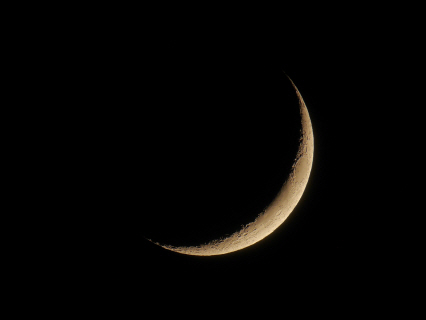 블랙문(black moon)이 뜨기 직전에는 아주 얇은 초승달을 볼 수 있다./출처=구글