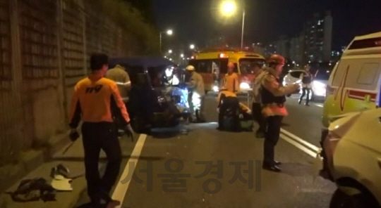 4일 오후 서울 동부간선도로에서 발생한 교통사고 현장 모습. /사진제공=동대문소방서