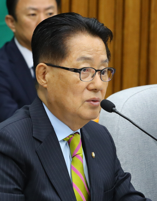 박지원 “국가가 고인을 병사자로 둔갑시키려 해… 특검만이 정답”