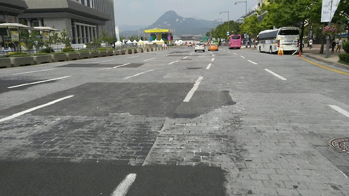 서울시, 광화문광장 화강석 차도‘아스팔트’로 정비