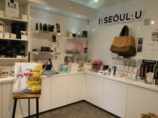 LA베버리힐스에 문을 연 ‘서울 중소기업 명품관’에 국내 중소기업들의 제품이 진열돼 있다. /사진제공=중소기업중앙회