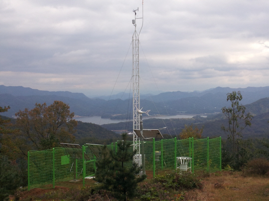 대전 계족산에 설치된 산악기상망. 사진제공=산림청