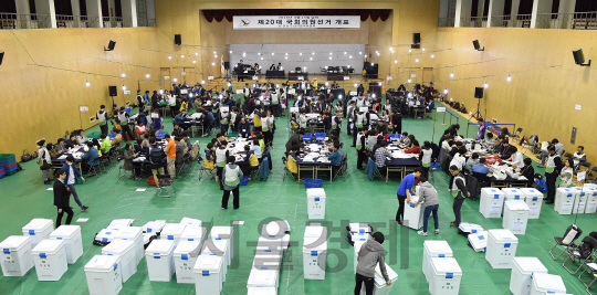 경찰, 선거법 위반 혐의 받는 현역의원 7명 기소의견 검찰 송치