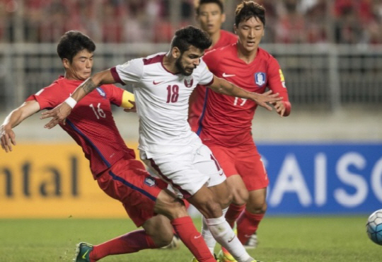 한국, 이란에 0-1 패배…답답한 경기력 ‘조 3위’로 추락