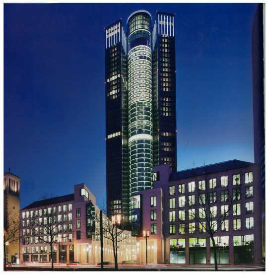 비유럽연합 국가 금융사 중 최초로 유럽중앙은행의 승인을 받고 오는 12월 영업을 개시할 예정인 ‘현대캐피탈뱅크유럽’이 자리 잡은 독일 프랑크푸르트 ‘Tower 185’ 빌딩 전경. /사진제공=현대캐피탈