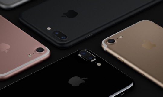 애플의 신작 스마트폰 아이폰7과 아이폰7플러스가 오늘 국내 출시됐다./출처=서울경제DB