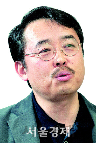 권홍우 논설위원 겸 선임기자