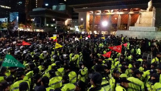 '박근혜 대통령 하야' 촛불집회…시민 3만명 거리로