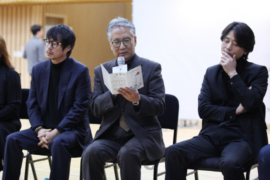 ‘31일 오후 2시 세종문화회관 예술동에서 오페라 ’맥베드‘ 연습실공개가 열렸다.(왼쪽부터 연출 고선웅, 서울시오페라단 단장 이건용, 지휘자 구자범)’