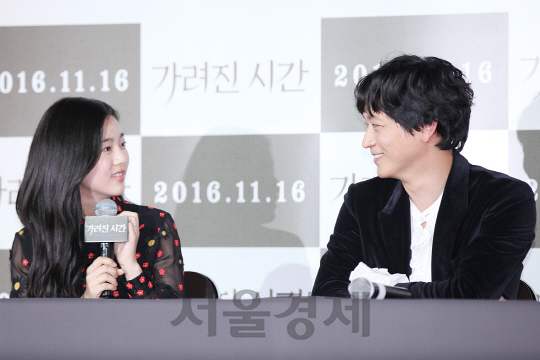 1일 오후 2시 동대문 메가박스에서 열린 영화 ‘가려진 시간’ 언론시사회에서 배우 신은수, 강동원이 참석했다.