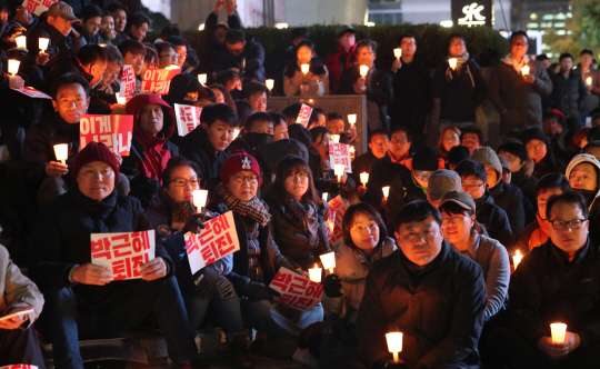 최순실 게이트 일파만파…11월 첫 날도 박 대통령 하야 요구 집회