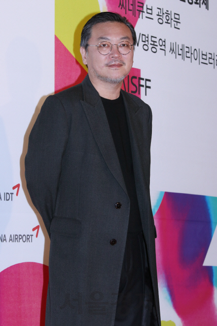 배우 김의성이 3일 오후 서울 종로구 씨네큐브 광화문에서 열린 제14회 아시아나국제단편영화제 개막식 포토월 행사에 참석했다.