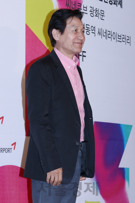 배우 안성기가 3일 오후 서울 종로구 씨네큐브 광화문에서 열린 제14회 아시아나국제단편영화제 개막식 포토월 행사에 참석했다.