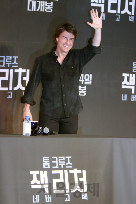 배우 톰 크루즈가 내한 기자회견에 참석하고 있다.