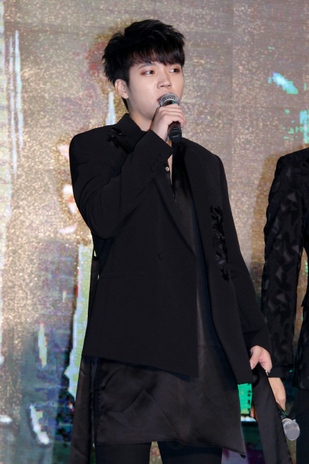 그룹 인피니트의 멤버 우현이 7일 열린 영화 ‘잭 리처: 네버 고 백’ 내한 레드카펫 행사에 참석했다