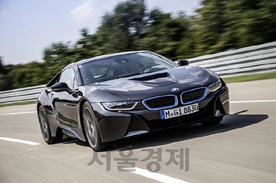 BMW의 PHEV 슈퍼카 i8