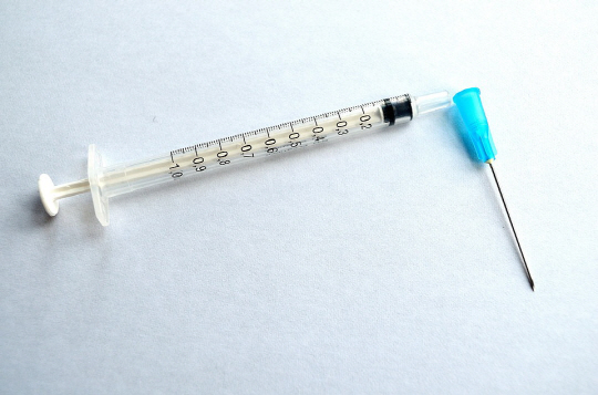 자궁경부암 백신의 부작용 유무에 관한 논란이 여전히 계속되고 있다./출처=pixabay