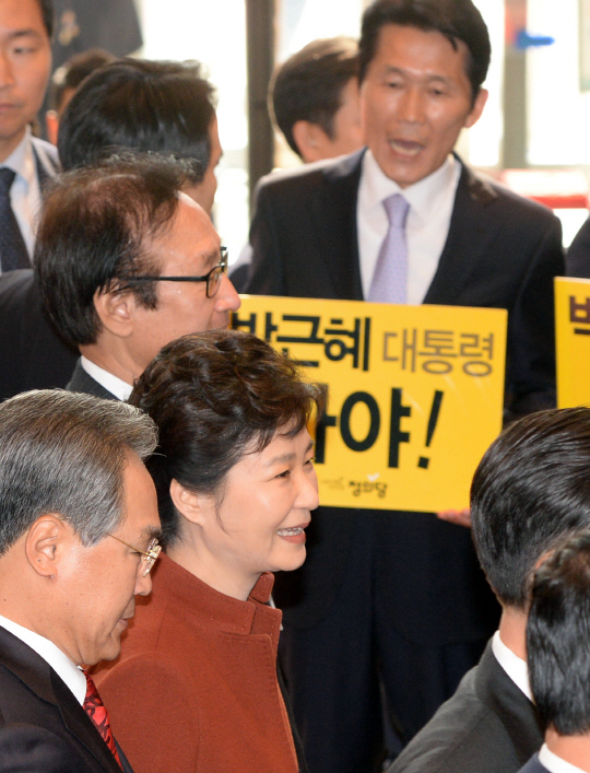 前 청와대 관계자 '박근혜 대통령, 미르·K스포츠재단 직접 기획'
