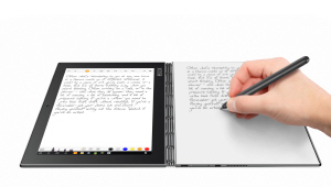 한국레노버에서 출시한 ‘요가북’은 디지털 펜으로 종이나 패드 위에 메모하면 해당 내용이 그대로 입력되도록 기능을 갖췄다. /사진제공=한국레노버