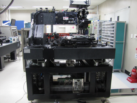 한국기계연구원 첨단생산장비연구본부 광응용기계연구실이 개발한 하이브리드 레이저가공 설비 /사진제공=한국기계연구원