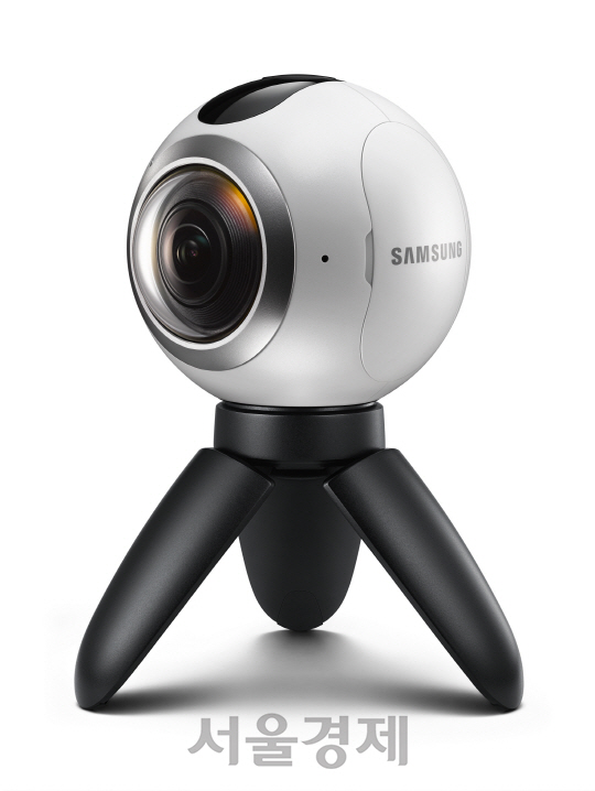 CES 2017 혁신상을 수상할 삼성전자 가상현실(VR) 촬영용 기어 360 카메라. /사진제공=삼성전자