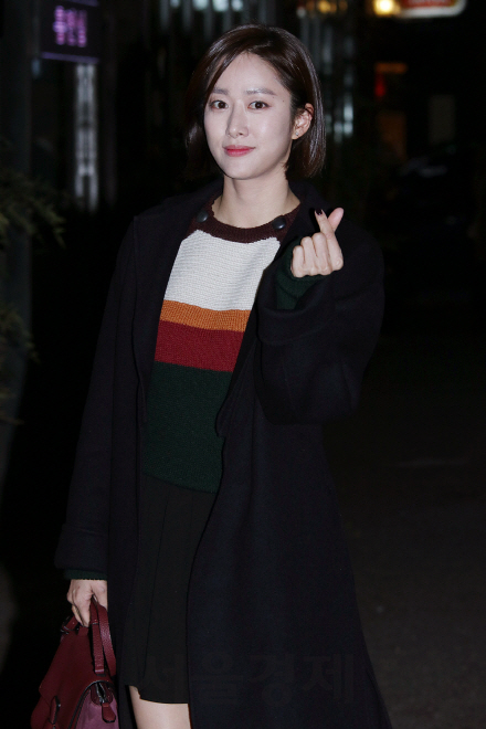 전혜빈이 15일 열린 MBC ‘캐리어를 끄는 여자’ 종방연에 참석했다.