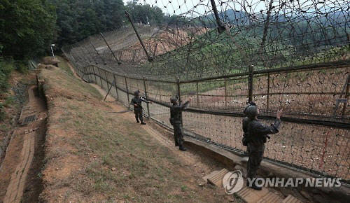 경기도 연천에서 월북을 시도하던 탈북자가 군 당국에 붙잡혔다. /연합뉴스