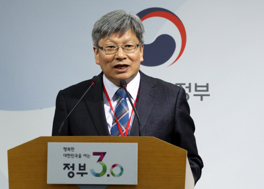 <수능> 영역·과목별 EBS 연계율, 문항수 기준 70% / 연합뉴스