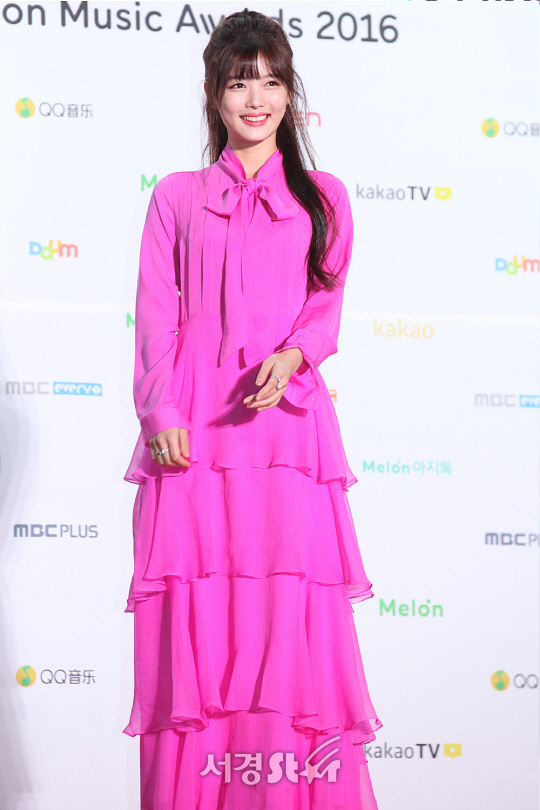 /19일 오후 구로구 고척 스카이돔에서 열린 ‘2016 멜론 뮤직 어워드’에서 배우 김유정이 포토타임을 갖고있다.