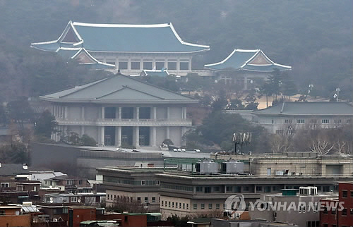 안개에 둘러싸인 청와대 /연합뉴스