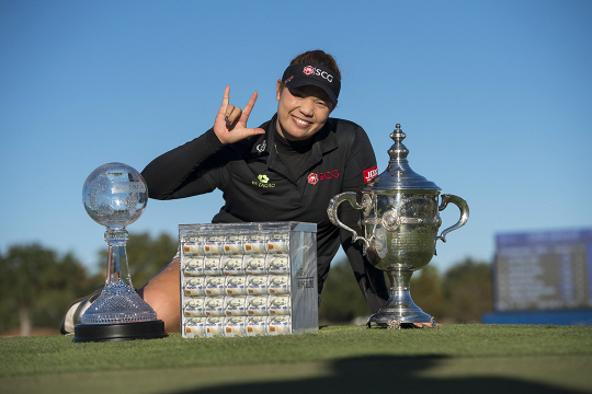 올해의 선수상과 상금왕, 100만달러 보너스까지 휩쓴 에리야 쭈타누깐. /사진제공=LPGA