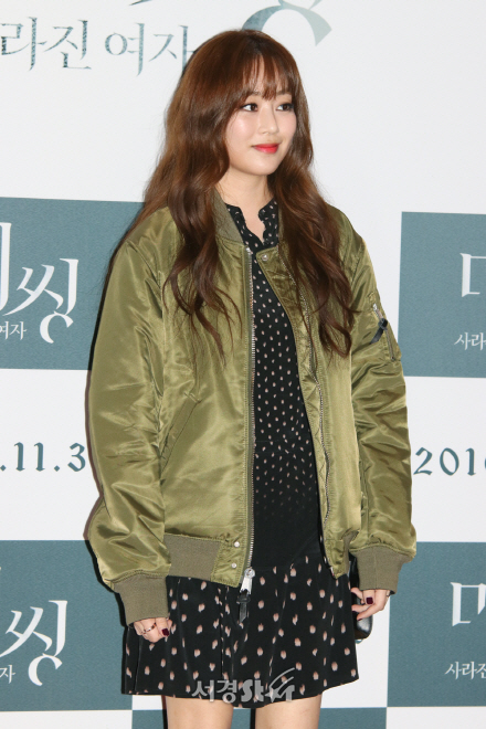 배우 김효진이 21일 열린 영화 ‘미씽: 사라진 여자’ VIP 시사회에 참석해 포토타임을 갖고 있다.