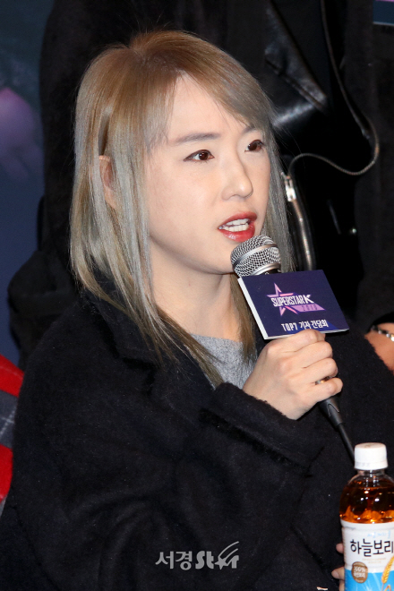 김태은 CP가 22일 열린 Mnet ‘슈퍼스타K 2016’ TOP7 기자간담회에 참석해 인사말을 하고 있다.