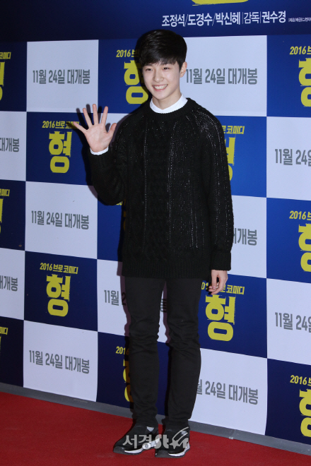 배우 남다름이 23일 열린 영화 ‘형’ VIP 시사회에 참석해 포즈를 취하고 있다.