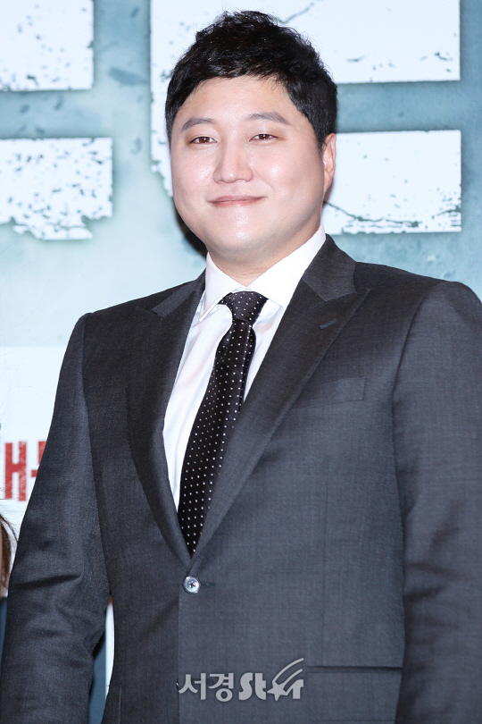 /30일 오후 서울 강남구 삼성동 메가박스 코엑스에서 열린 영화 ‘판도라’ VIP시사회에서 배우 김대명이 포토타임을 갖고있다.