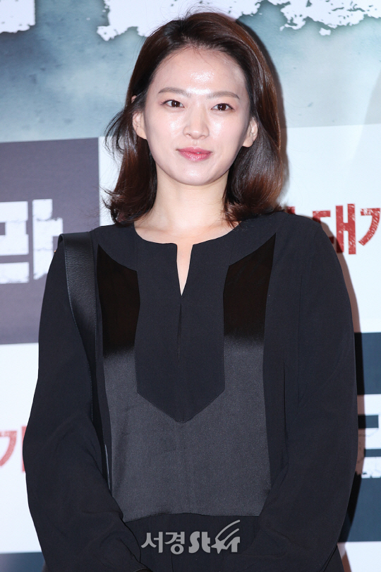 /30일 오후 서울 강남구 삼성동 메가박스 코엑스에서 열린 영화 ‘판도라’ VIP시사회에서 배우 천우희가 포토타임을 갖고있다.