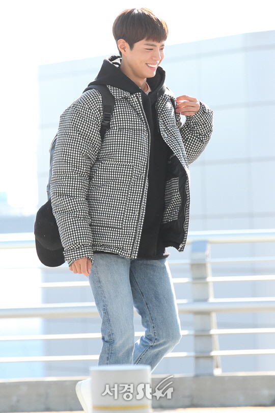 박보검, 귀여운 패딩에 귀여운 바가지 머리! (인천공항 출국)