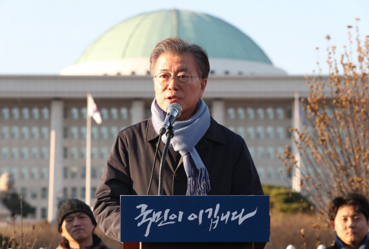 국민께 호소하는 문재인…“탄핵 위해 국민들이 국회와 새누리당 압박해 달라”