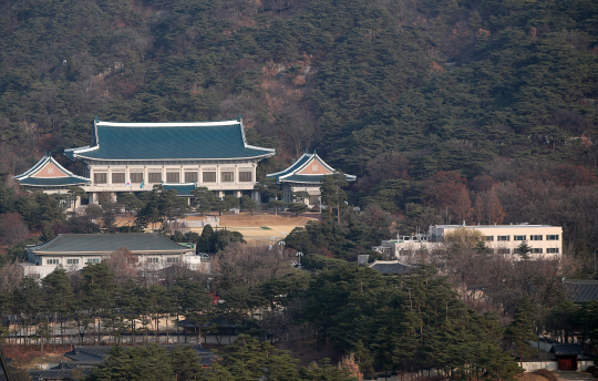 박근혜 대통령 탄핵소추안 표결의 디데이(D-day)가 이틀 앞으로 다가온 지난 7일의 청와대 모습. /연합뉴스