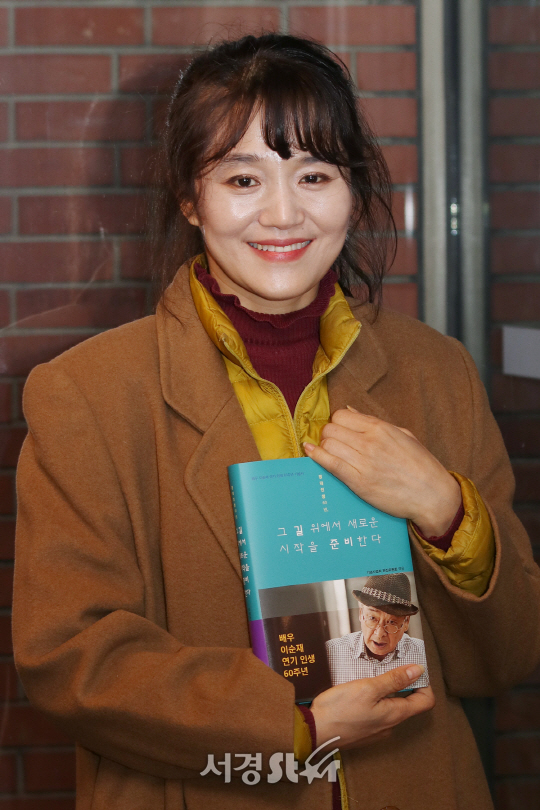 배우 김소희가 15일 열린 이순재 연기인생 60주년 축하모임 및 기념 공연에 참석했다.