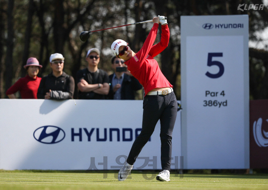 김효주가 18일 KLPGA 투어 현대차 중국여자오픈 최종라운드 5번홀에서 드라이버 샷을 하고 있다.  /사진제공=KLPGA