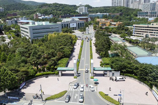 울산대학교는 국내 최대 산업도시를 배경으로 한 산학협력교육을 특성화해 글로벌 대학으로 성장했다. /사진제공=울산대학교