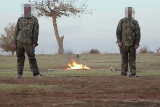 이슬람 극단주의 무장단체 ‘이슬람국가(IS)’가 공개한 화형 동영상 중 일부 /사진=IS