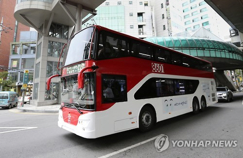 김포와 서울을 오가는 2층버스. /연합뉴스